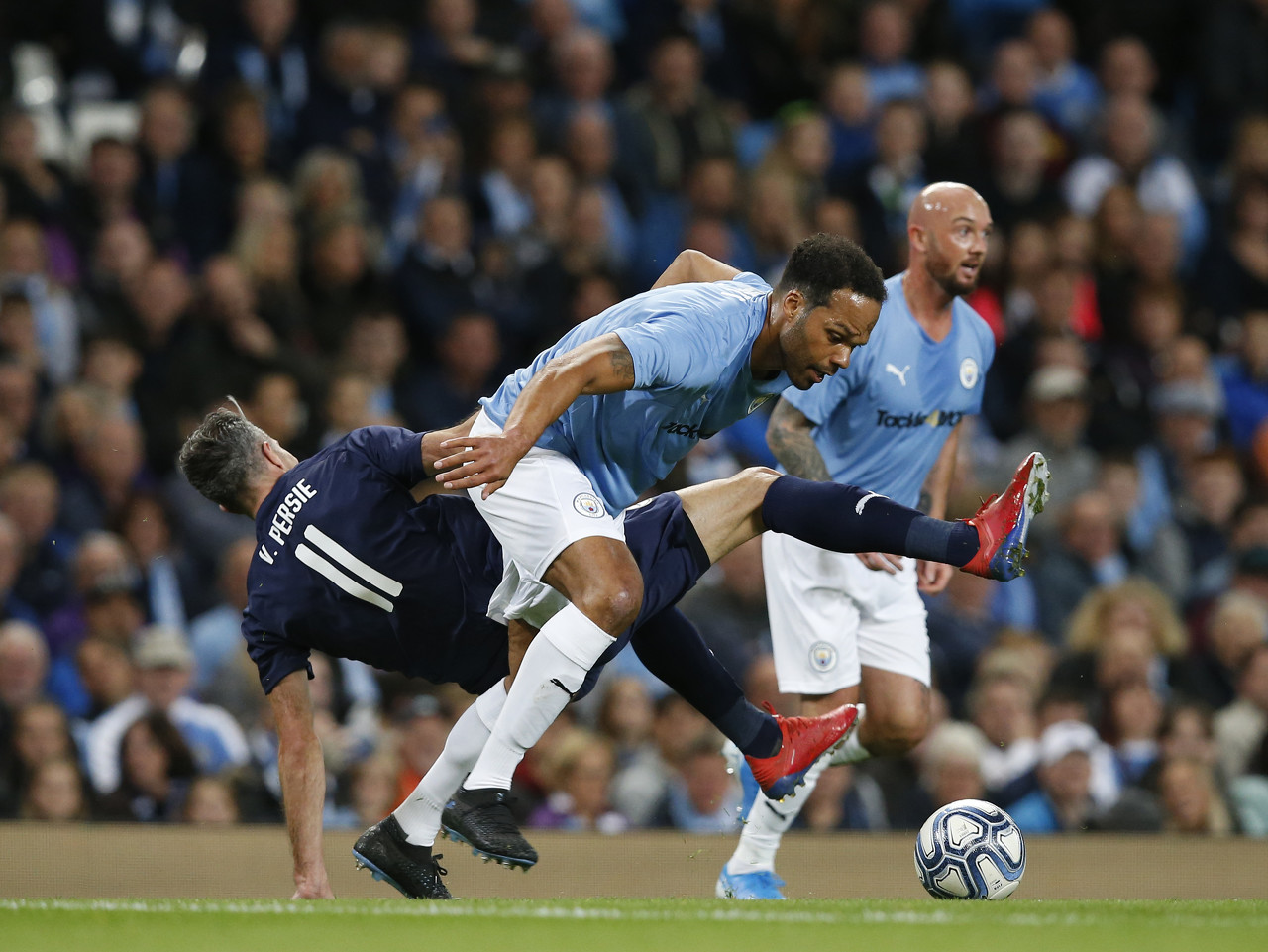 莱斯科特:阿圭罗称阿尔瓦雷斯是天才,两人在球场上的心态不同