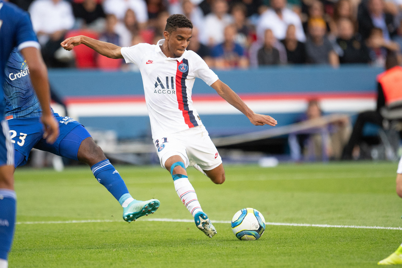 罗马诺:巴黎与达格巴续约至2025年,并会将其租借至斯特拉斯堡