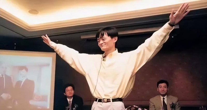 阿里前台小妹，马云当初给她0.2%股份，20年过去，果然没让人失望