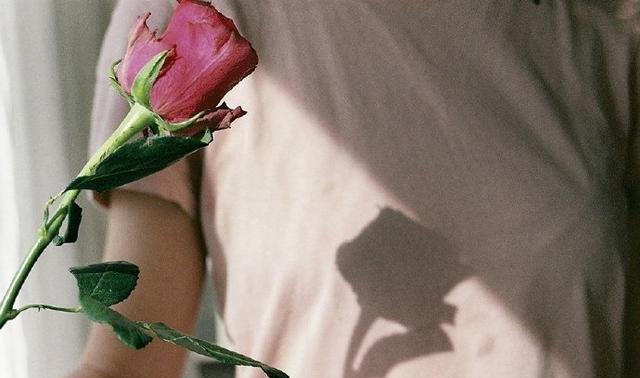 表达爱情的方式有很多种，秒回从来不是唯一一个方式