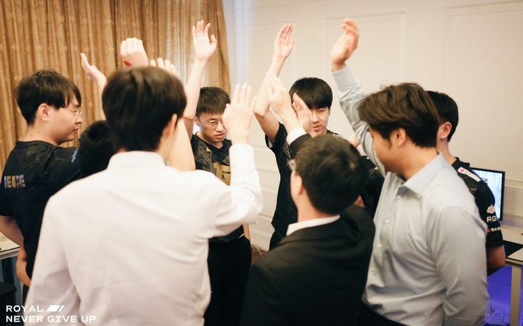 赢下关键一战!RNG后续对手iG/TT/LGD 剑指复活甲