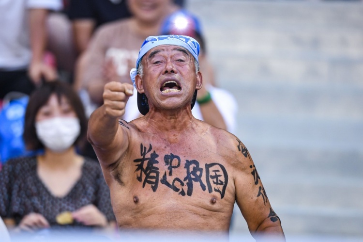 结束两年的等待!著名大连球迷王大爷也来了?