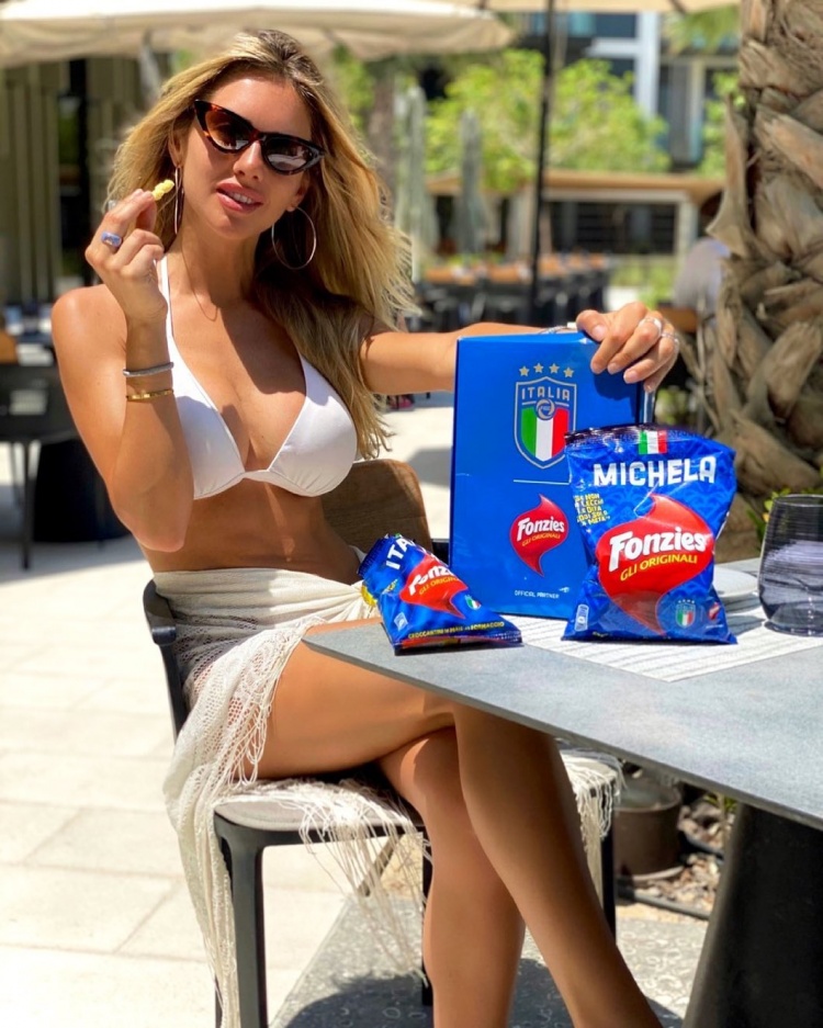 【听说有人3秒就撤?】?鲁加尼女友,你看这些够不够?