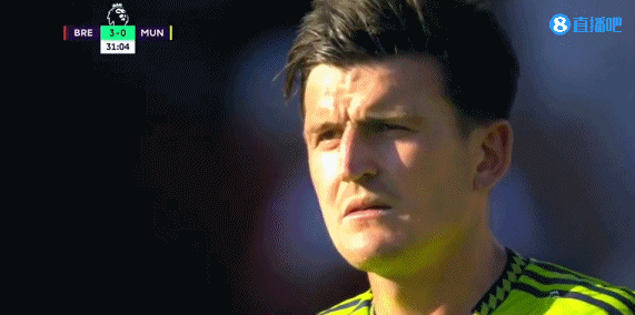 开场30分钟大比分落后，曼联球员一脸崩溃，C罗拍腿懊恼?