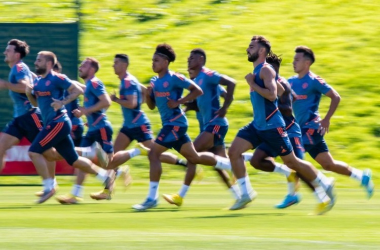 【转会中心】西蒙尼有意C罗？曼联又被曝内讧！拉比奥特现身英国