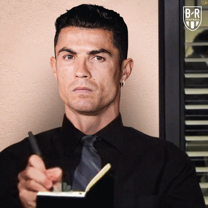 BR为C罗配图:小本本记着呢✍️