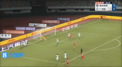 梅州客家反超比分!武卡诺维奇门前包抄垫射建功