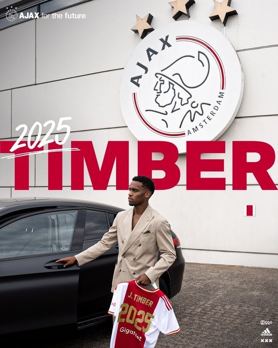 官方:阿贾克斯续约后卫廷伯至2025年 球员此前与曼联等队有传闻