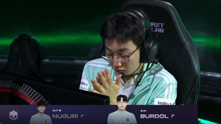只想赢一把是吧？DK决定换下Nuguri，让Burdol再次上场
