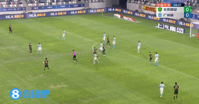 这配合真漂亮!国安前场连续传导,张稀哲禁区外世界波一锤定音