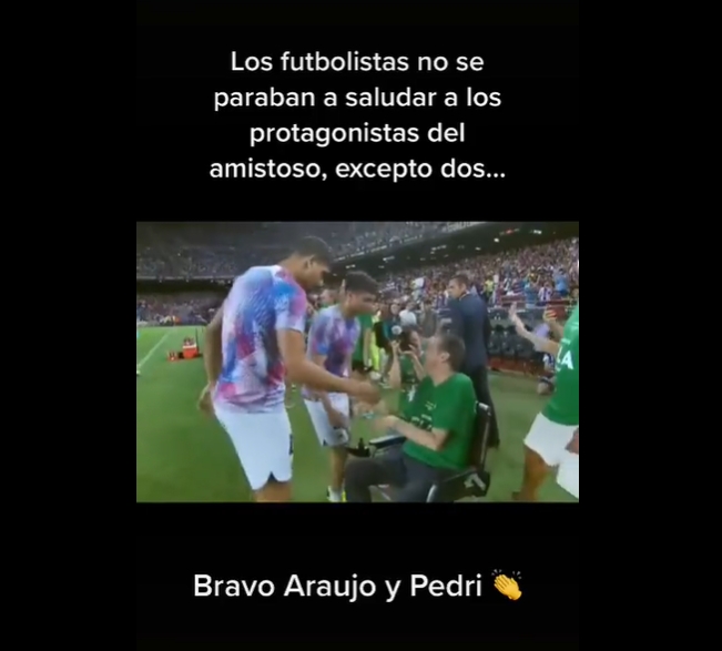 没有人停下脚步迎接渐冻症患者,直到阿劳霍和佩德里的出现?