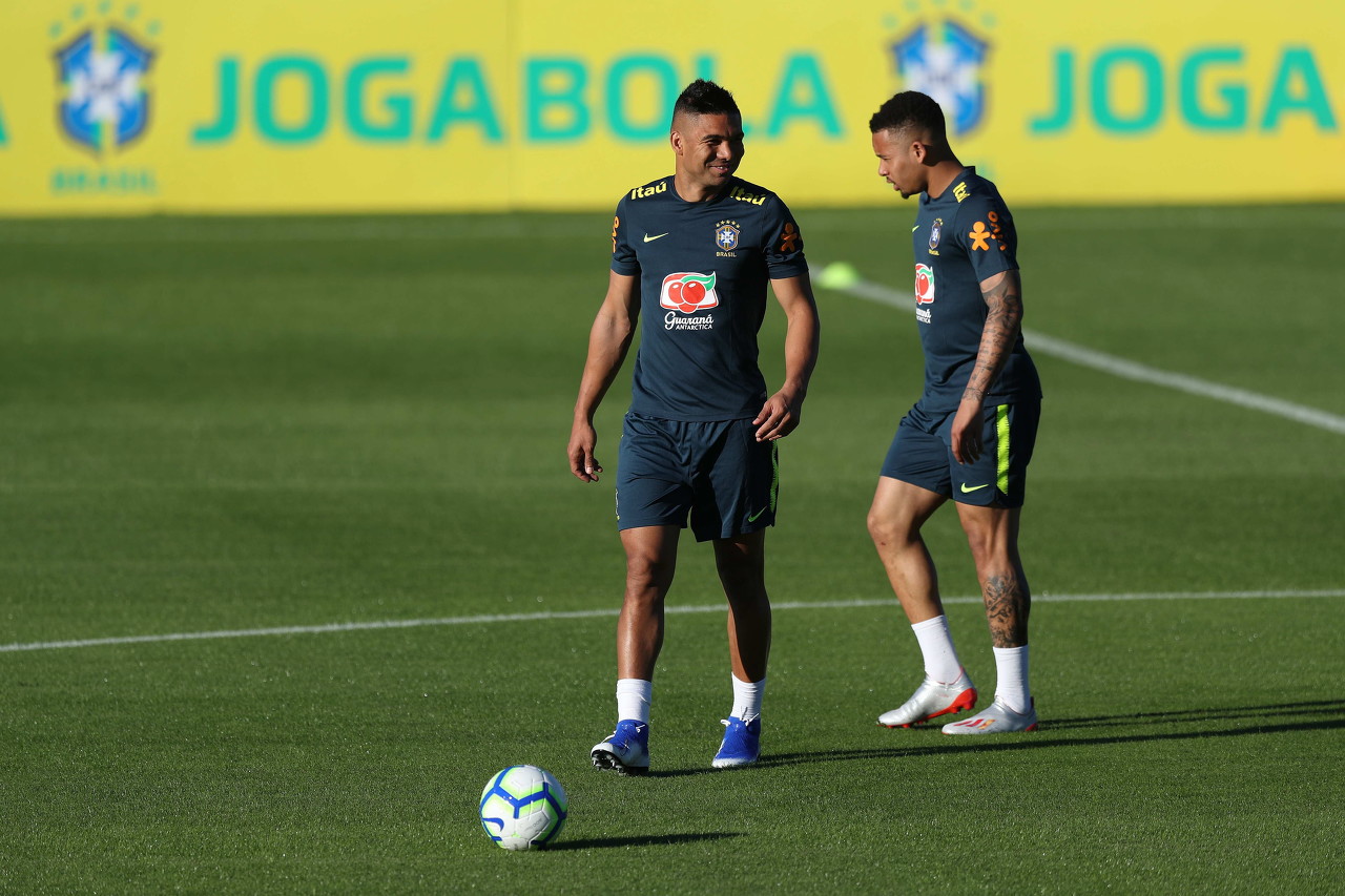 电讯报:卡塞米罗并非曼联最初目标,但曼联新赛季开局太差了