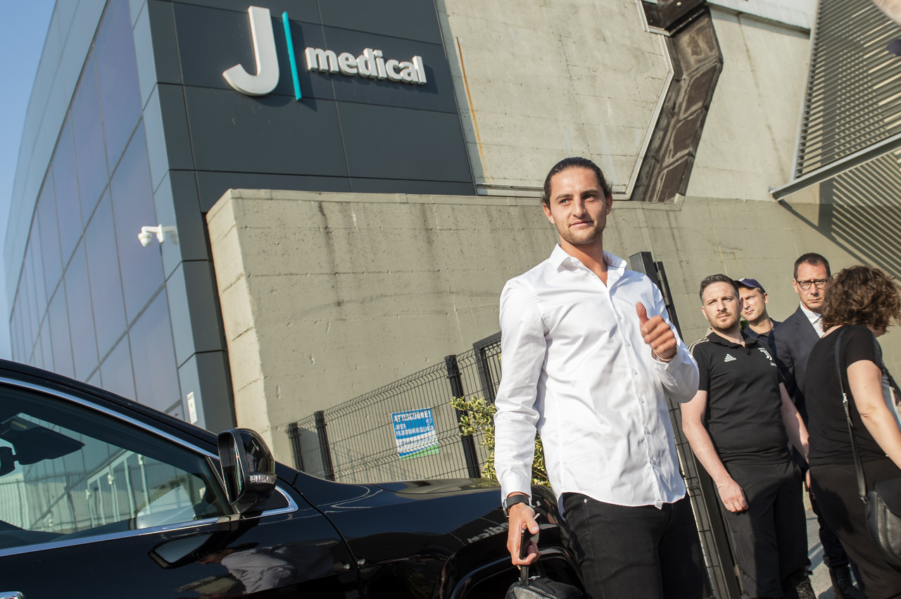 意媒:拉比奥特要一份年薪1100万欧的4年合同,曼联因此放弃签他