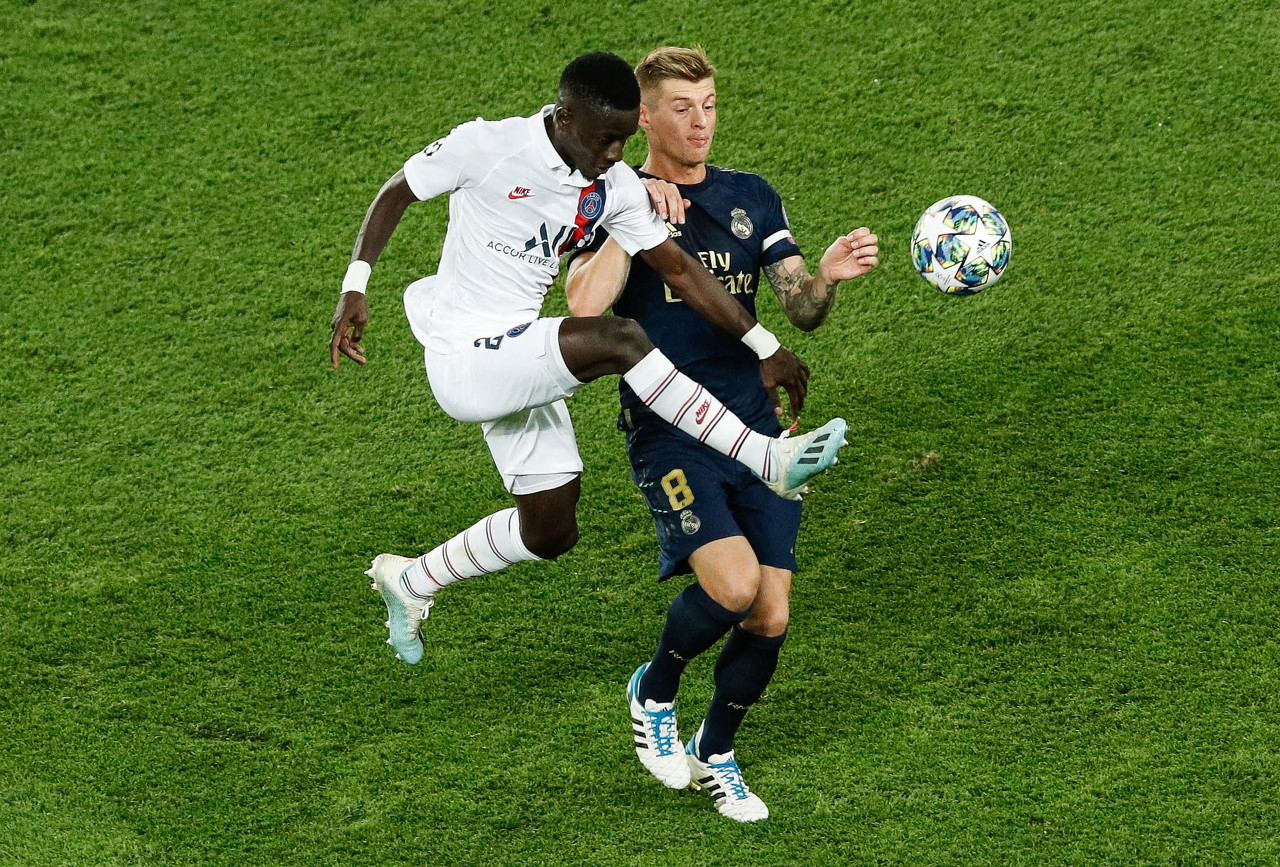 RMC:盖耶为获得签约奖金想免签加盟埃弗顿,但巴黎想要转会费