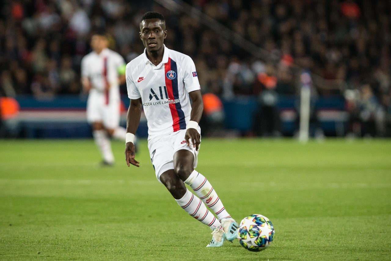 罗马诺：埃弗顿接近敲定引进巴黎中场盖耶，具体细节本周讨论