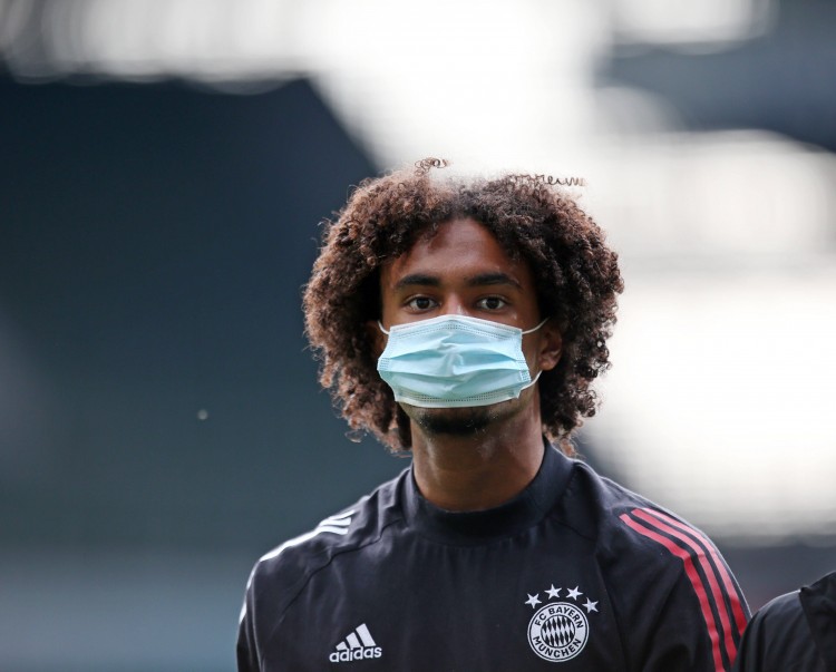 记者:斯图加特同意回购条款,希望1300万欧+奖金买齐尔克泽