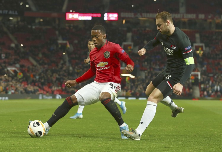 记者：曼联同意将小将莱尔德租借至女王公园巡游者