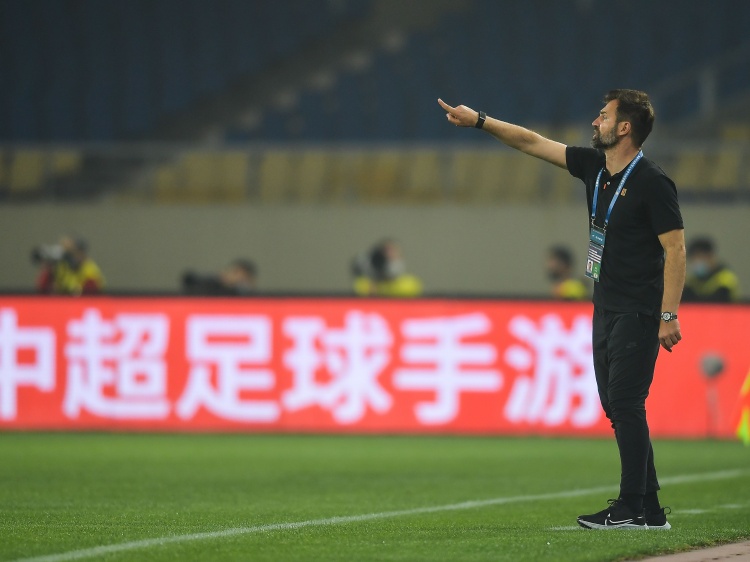 体坛:海港悄然升至第5,与河南成都梅州结果将决定能否接近三甲