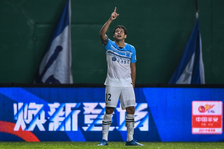 足球报:吉列尔梅明日飞抵成都隔离,有望8月底为广州城出战中超