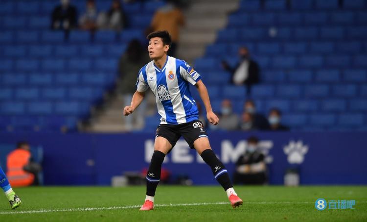 李毅欢迎武磊回归:在外三年很不容易 希望更多年轻人继续去追梦