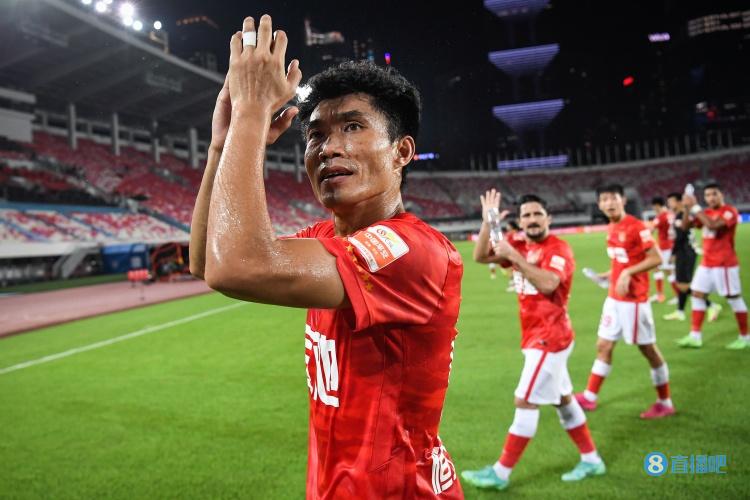 媒体人:郑智回归可令球队士气大振,一直输球的颓势可得到缓解