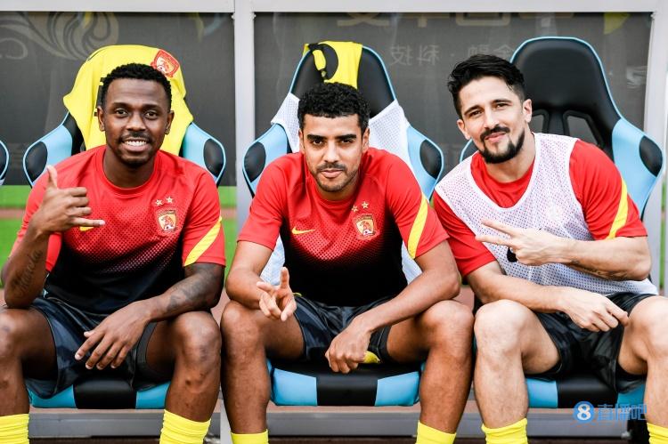 5位非血缘归化2人踢巴甲2人踢巴乙,仍只有费南多未找到下家