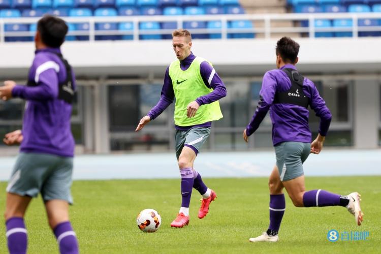 津媒:于根伟表扬津门虎战泰山队表现,称赞贝里奇踢得非常好