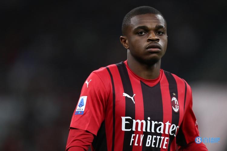 安布罗西尼称赞卡卢卢:防守需要智慧,而不仅是本能和速度