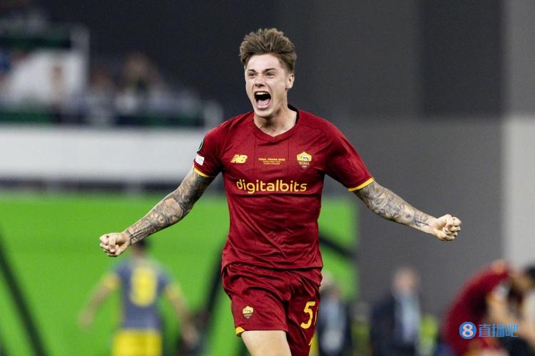 意媒：热刺巴黎有意新星扎莱夫斯基，罗马将其视为未来核心