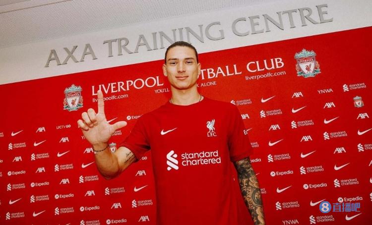 前曼城后卫:虽然利物浦战平了富勒姆,但仍看好他们能夺英超冠军