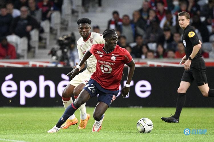 记者:西汉姆与里尔达协议,以总价4000万欧元签下阿马杜-奥纳纳