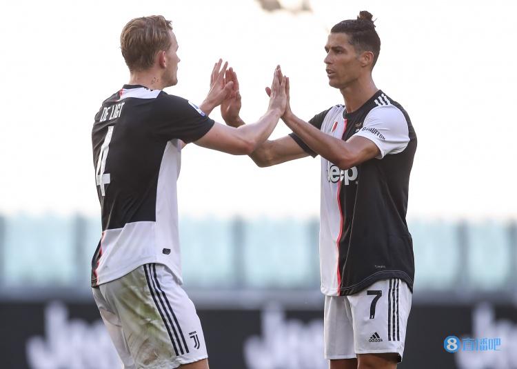 德里赫特:C罗是禁区内最佳球员 德容是我在足球界最好的朋友