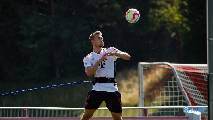 图片报:德里赫特准备好首发战法兰克福 格策将面对拜仁2亿欧防线