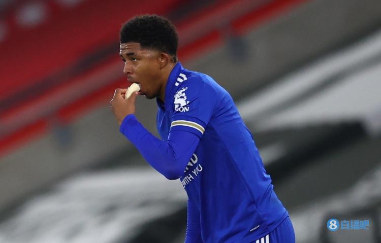 队报:切尔西7500万欧报价福法纳遭拒,巴黎曼城也在关注