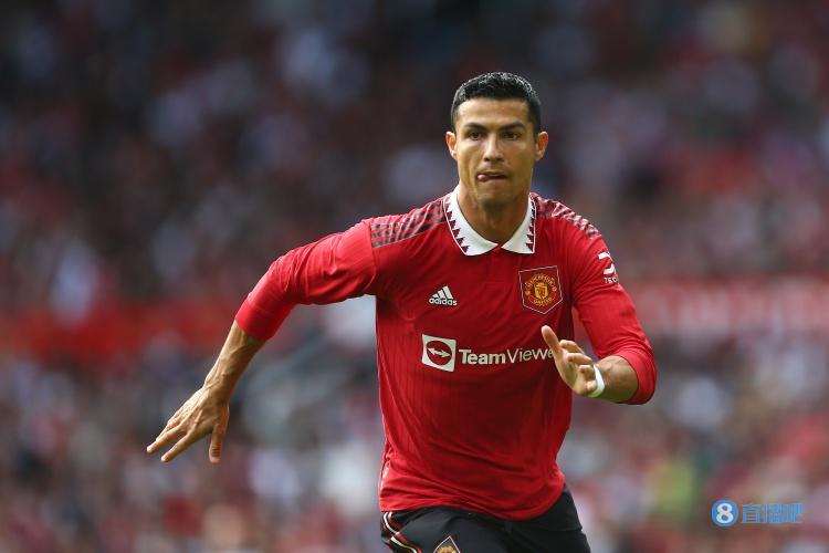 C罗半场被换下，上半场表现：多次送出直塞，一脚射门打高