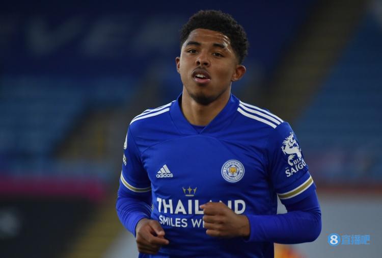 多家媒体:蓝军8250万欧+浮动签福法纳,将刷新中卫转会费纪录