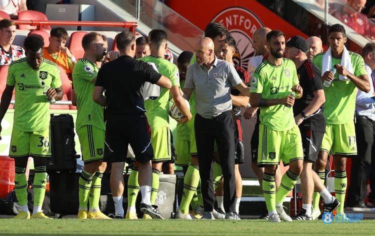 英超冠军赔率：曼城1.36遥遥领先，曼联两连败垫底赔率仍居第6