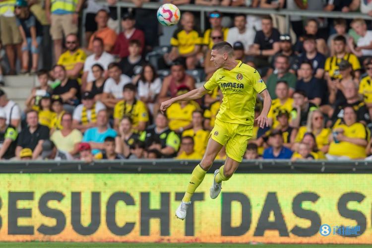 世体：哈维想签黄潜右后卫福伊斯，但巴萨不准备付4200万欧解约金