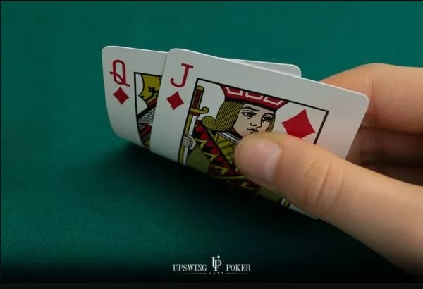 【EV扑克】同花QJ这样玩,才不枉拿到这手好牌!