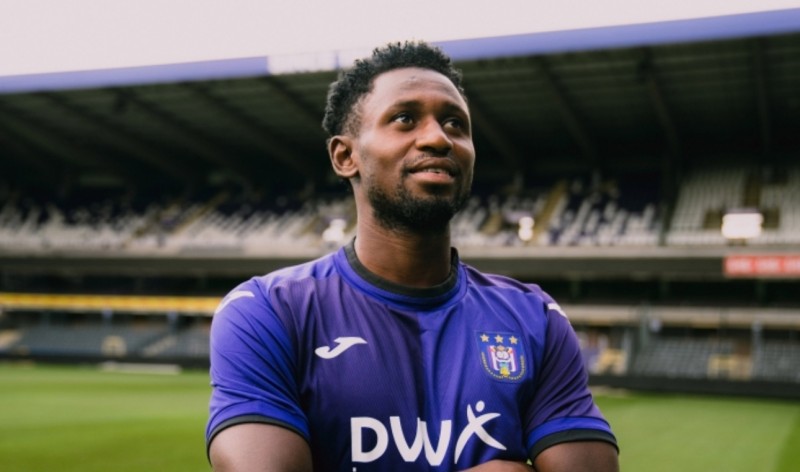 官方:安德莱赫特引进迪亚瓦拉,双方签约3年