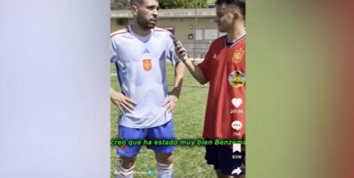 金球奖?阿尔巴:我总是会给梅西,但本泽马今年表现很好