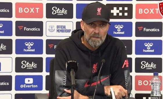 被埃弗顿球迷扔瓶子,克洛普:它是塑料的,若是玻璃瓶会很危险