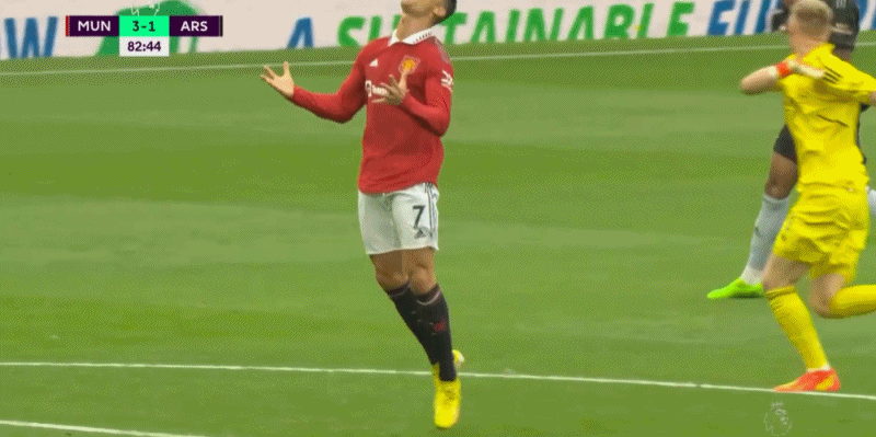 C罗没有抢到单刀十分懊恼,无奈挥臂怒吼