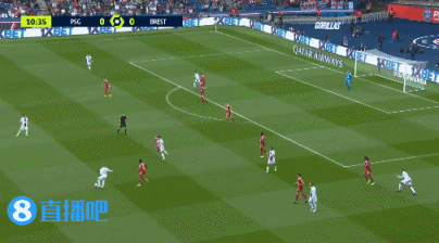 35岁的梅西,渐渐熬成了哈维和伊涅斯塔的样子