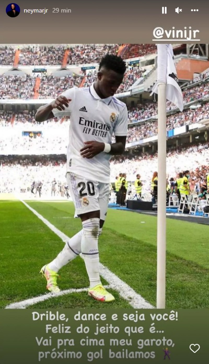 维尼修斯进球后跳舞被批,内马尔拉菲尼亚等人声援:尽情跳吧