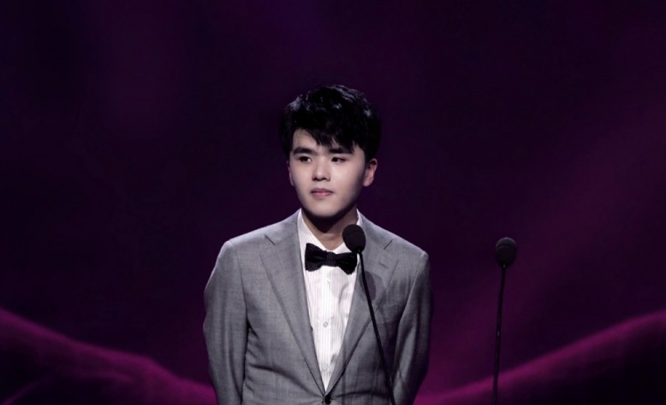 LBL赛前调侃:接下来一把不输 Lwx:单杀后在看弹幕