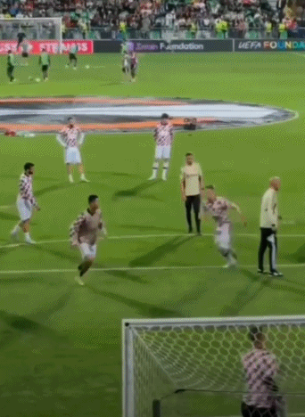 我是被秀到了!C罗赛前训练大秀“插花脚”射门,破门角度刁钻