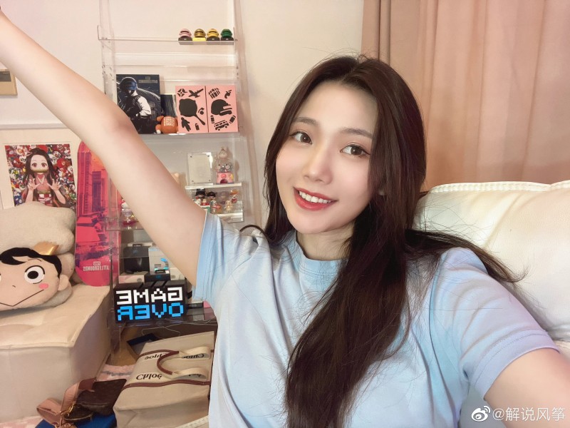 解说风筝:今天也算是新电竞房的首次亮相啦