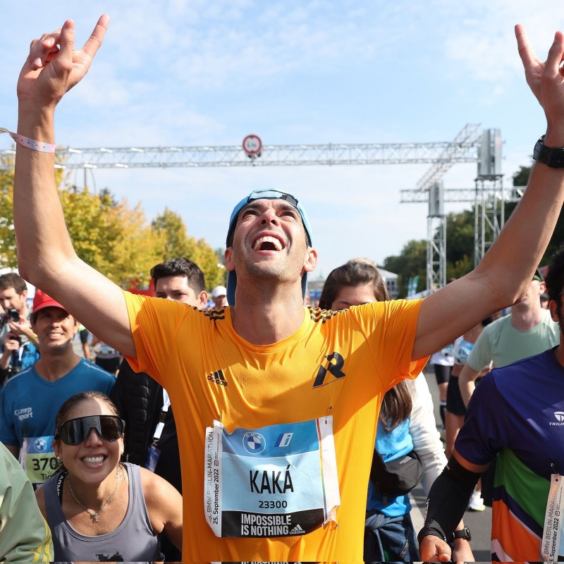 比之吧友如何?40岁卡卡马拉松首秀 3小时38分06秒完赛?♂️