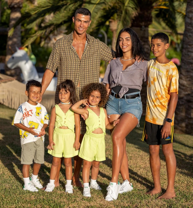 乔治娜谈丧子之痛:生命中最糟糕时刻,走出来的答案是大家在一起